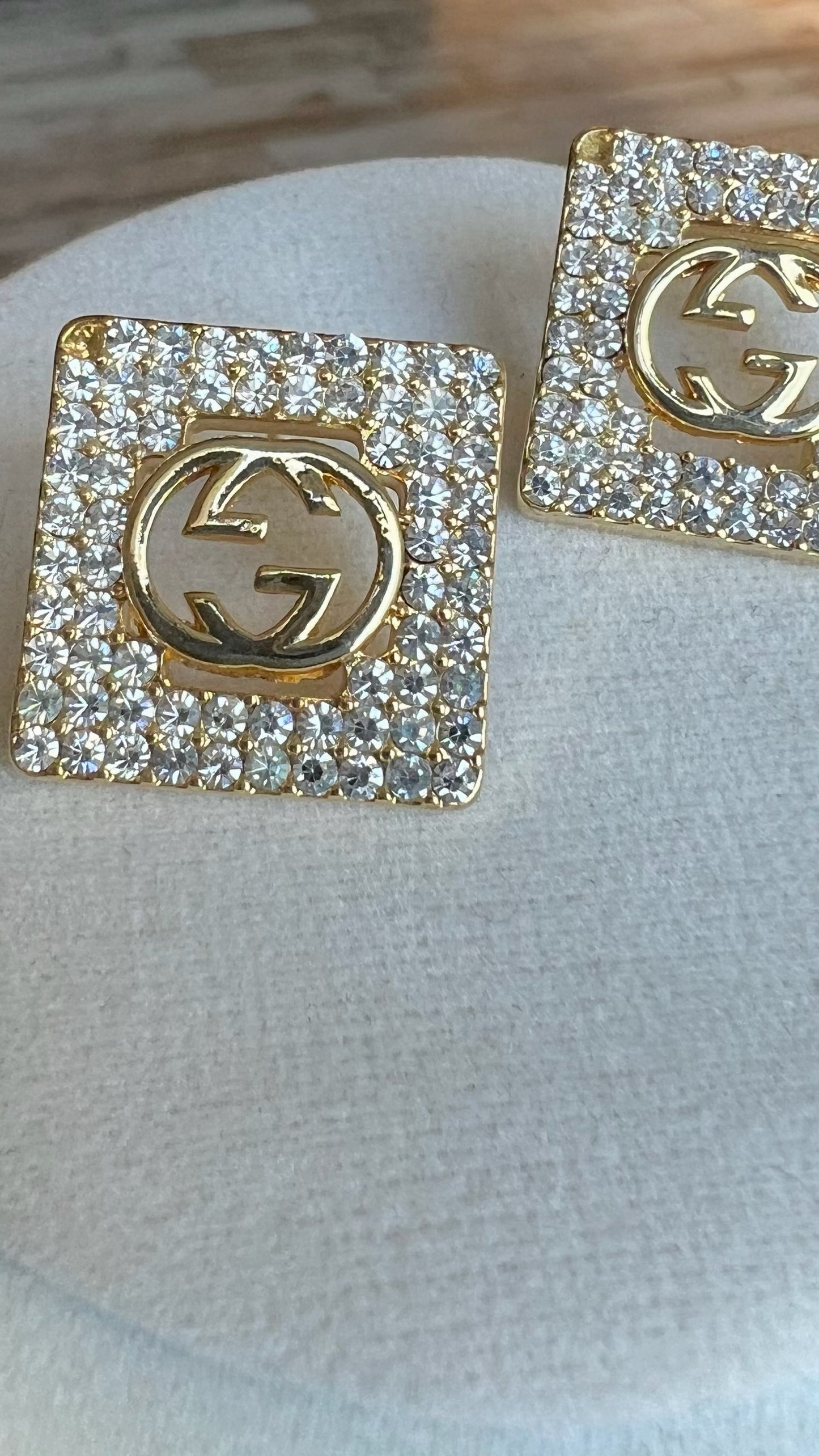 Juego & Aretes Gucci