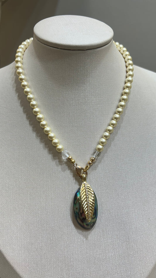Collar Delicate Yellow Pearls D