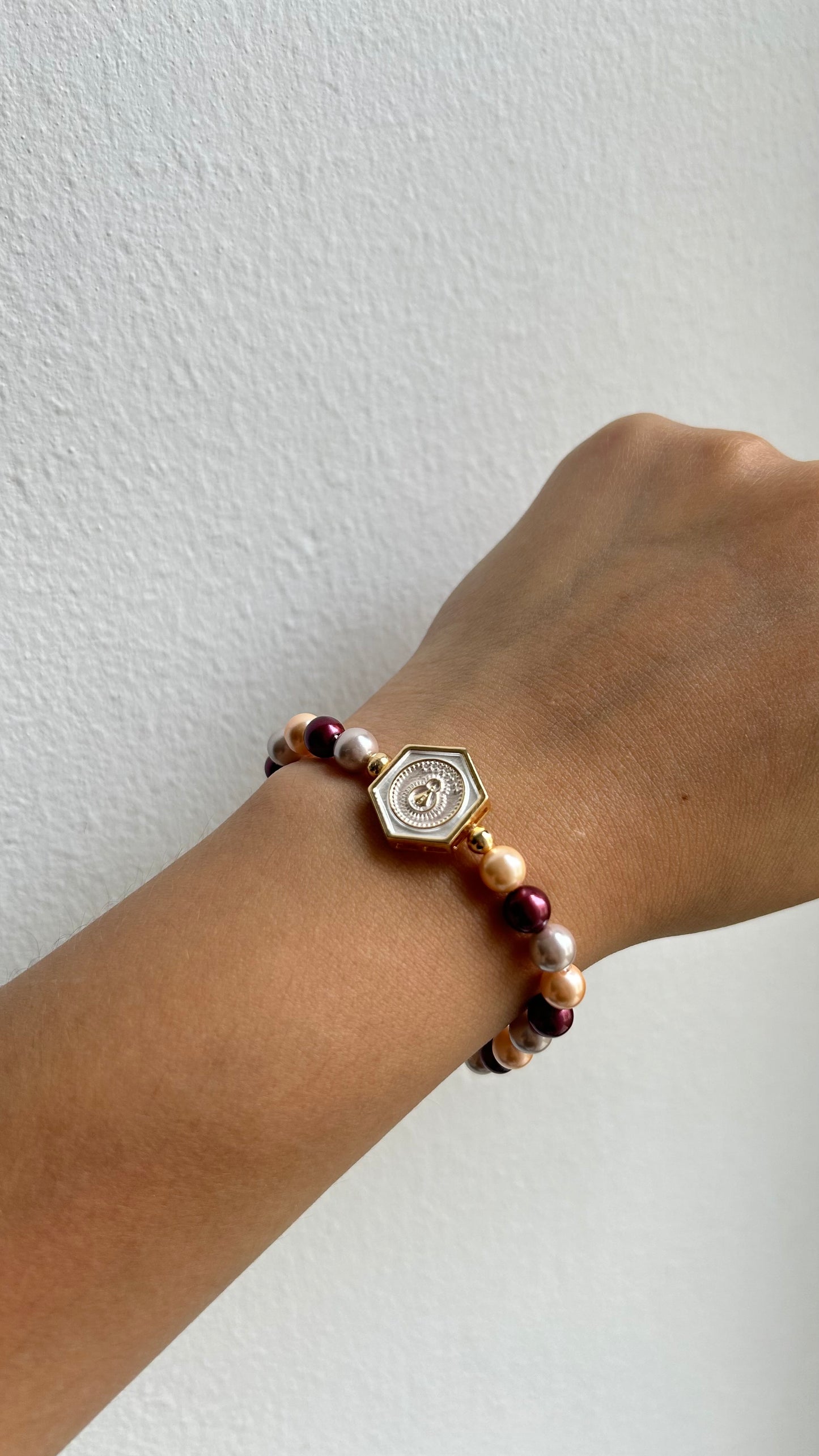 Pulsera Elástica Virgen Pearl